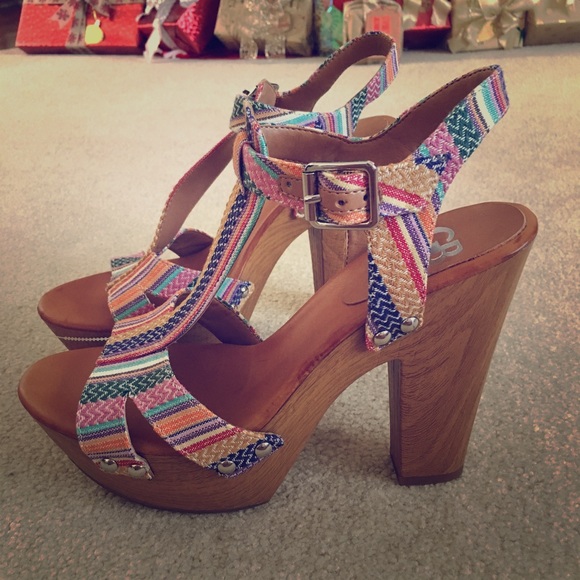 Gianni Bini Shoes - NEW! Gianni Bini wedge heels size 9!